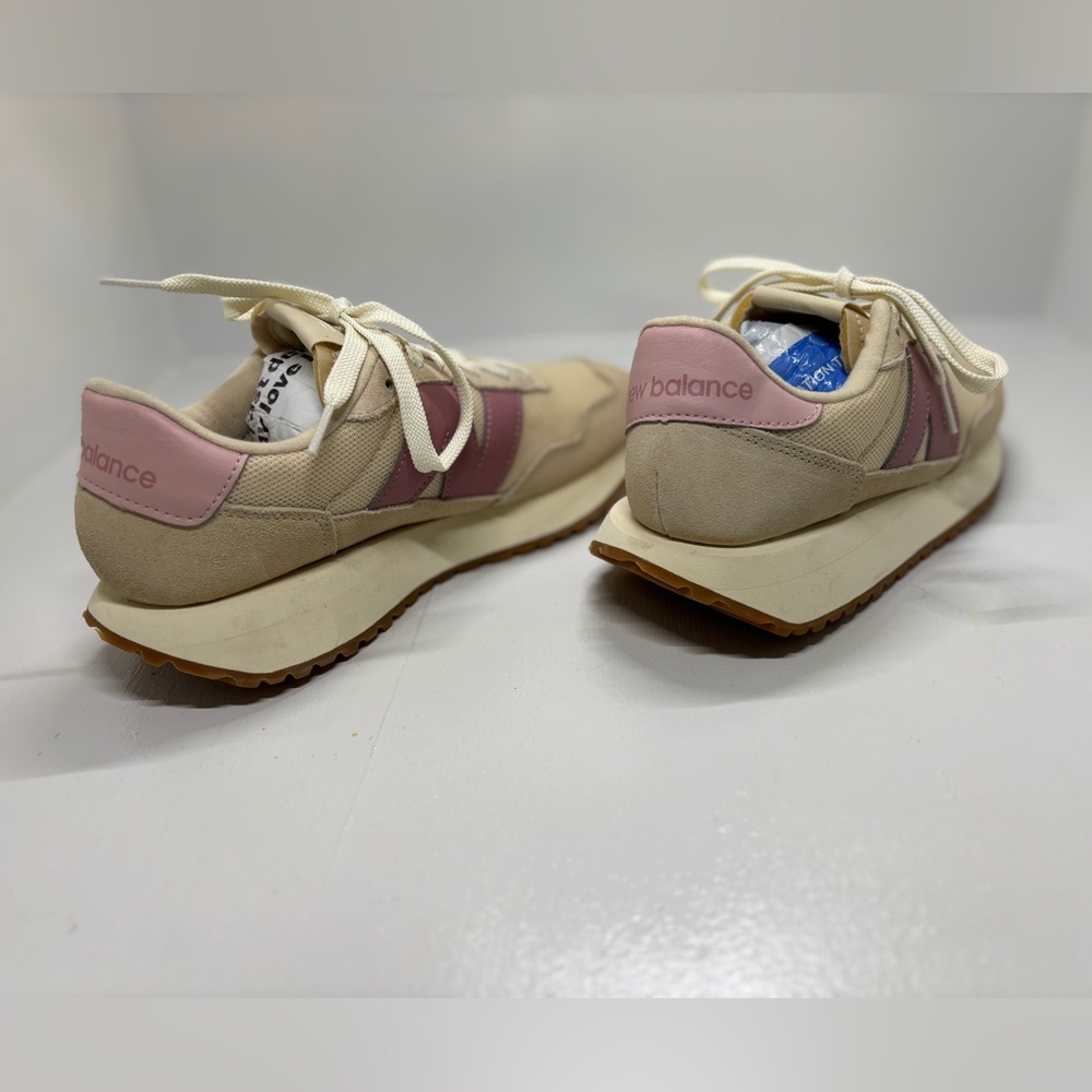 New Balance 237 Women's Cream and Pink Sneakers size 6.5 - Picture 5 of 10